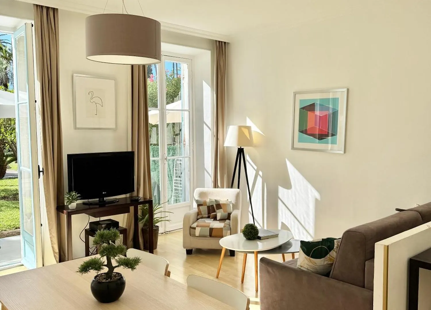 L'Orient Palace Apartments Menton 0*,