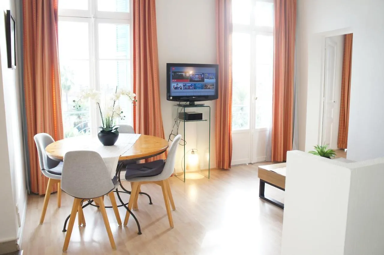 L'Orient Palace Apartments 멍똥