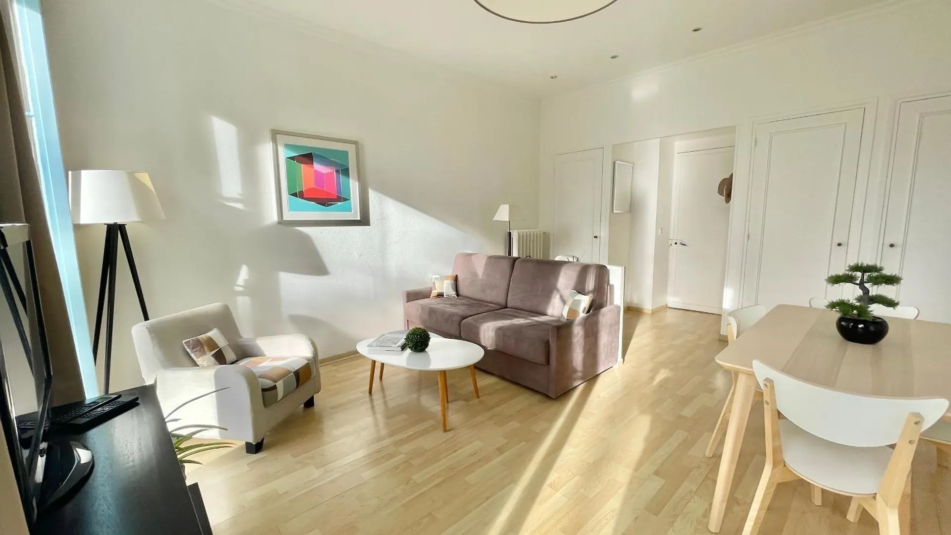 L'Orient Palace Apartments 멍똥
