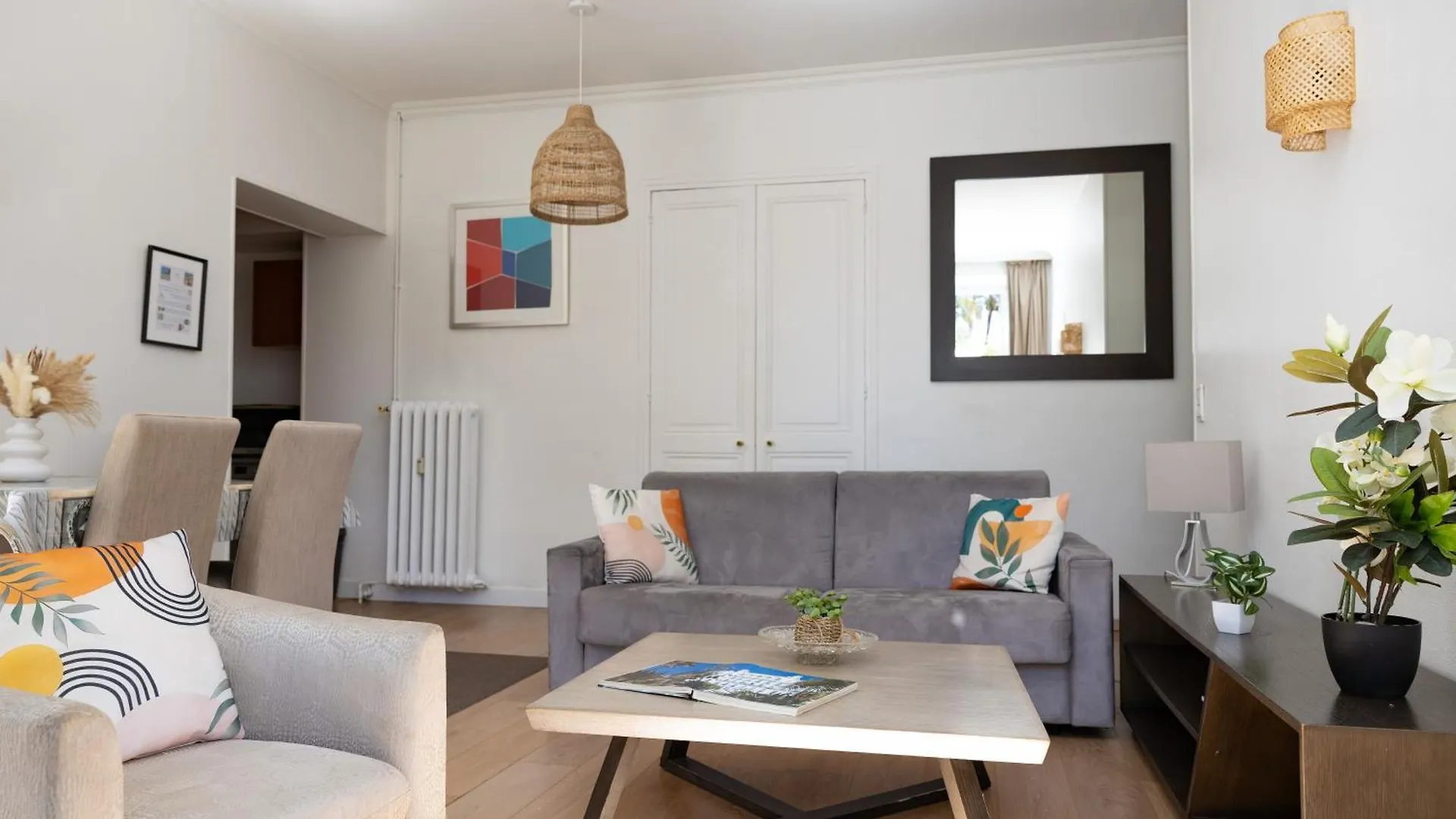 L'Orient Palace Apartments 멍똥 0*,