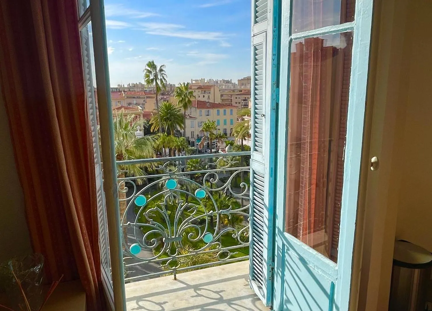 L'Orient Palace Apartments Menton France