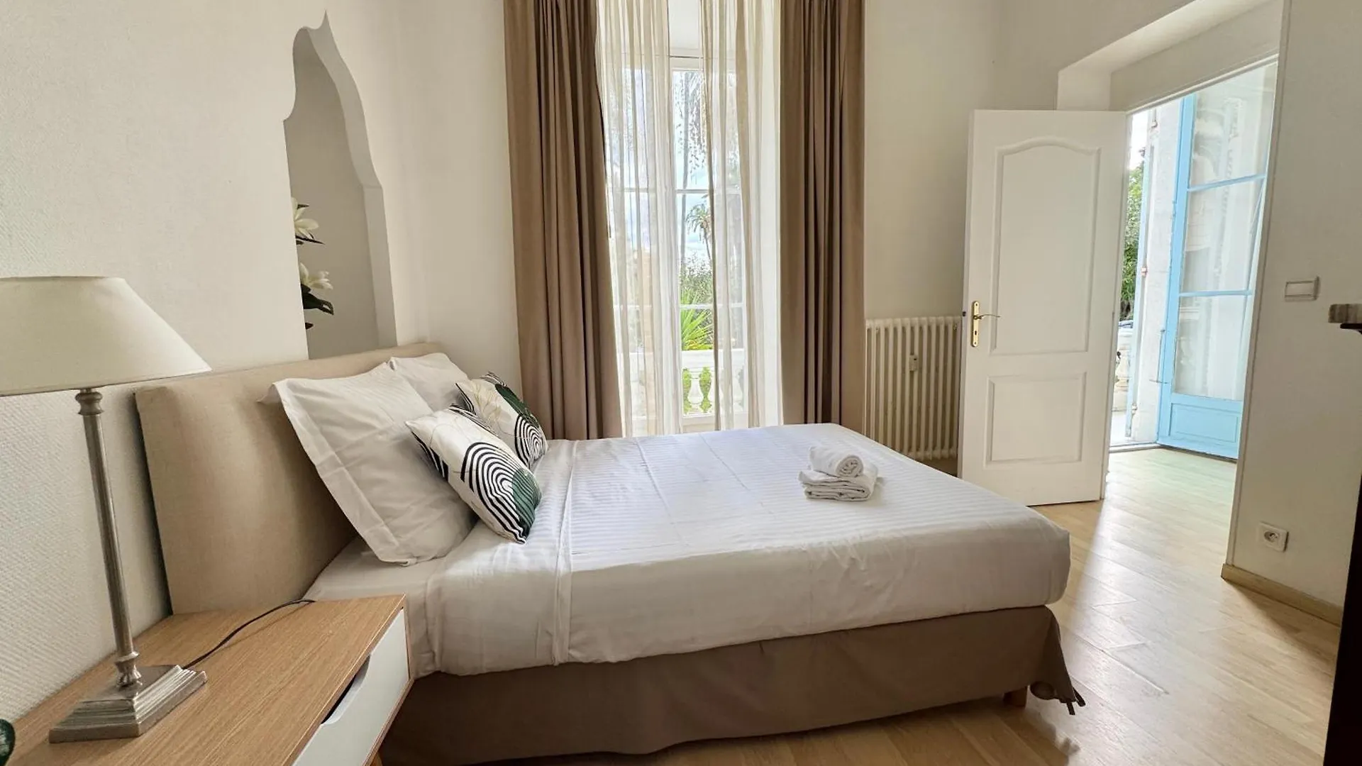 L'Orient Palace Apartments Menton 0*,  France